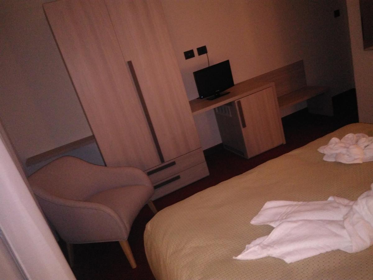 Hotel Lido Bollengo Экстерьер фото
